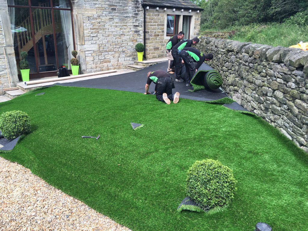 The Ultimate Guide To Premium Grass Blades: How To Choose The Best Option For Your Lawn